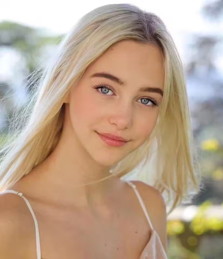 Lily, 24